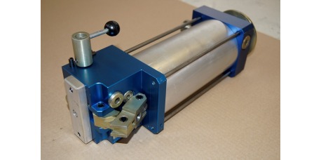 Spezial-Presszylinder mit Handpumpe